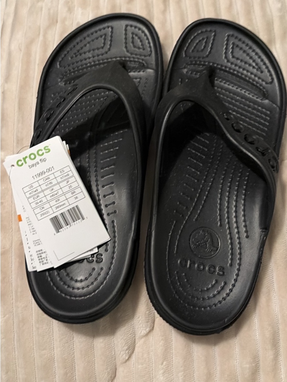 CROCS Black Baya Flip Sandals